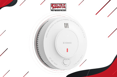 Why The Smoke Detector Blinks Red Three Times? Reason+Solution